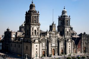 1573년부터 1813년까지 건설된 멕시코시티 대성당