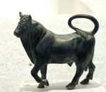 브론즈 황소, 아마도 이집트 신 아피스를 묘사한 것으로 추정됨. 서기 1~2세기, 타르투스에서 발견됨