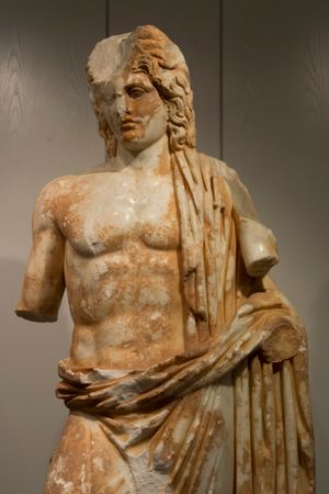 이스파르타 박물관에 있는 메네, 지역 신. 헬레니즘 양식의 조각상, 로마 시대, 서기 2세기경