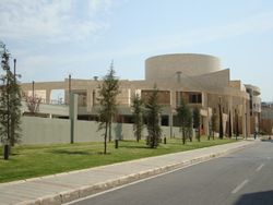아흐메트 아드난 사이군 예술 센터(Ahmed Adnan Saygun Arts Center)