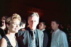 1990년 9월 에이즈 프로젝트 로스앤젤레스 자선 행사에서의 우즈