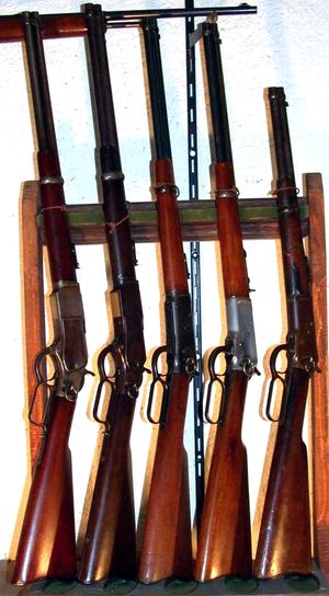 윈체스터 소총(Winchester Rifle). 왼쪽부터 M73, M73, M94, M92, M92 트래퍼