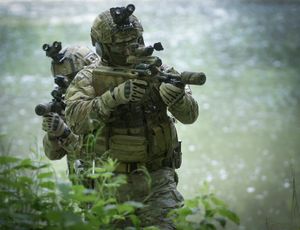 훈련 중 StG 77 A2 Kommando를 사용하는 오스트리아 특수부대(오스트리아)