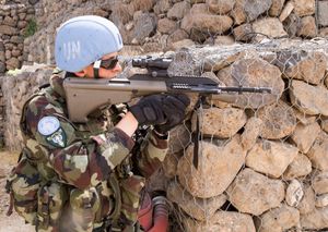 UNDOF 배치 중 AUG Mod 14를 장착한 아일랜드 군인