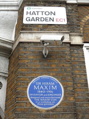 1966년 그레이터 런던 협의회가 설치한 푸른 명판.