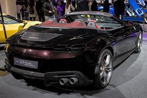 페라리 로마 스파이더 후면