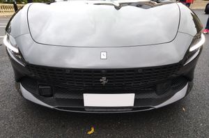 페라리 로마의 앞 부분