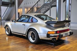 포르쉐 930 3.3리터