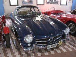 메르세데스-벤츠 W198(전기형) 정측면