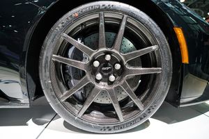 카본 파이버 휠(옵션)