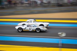 2015 르망 레전드에서 포드 GT40과 쉐보레 콜벳(C1)