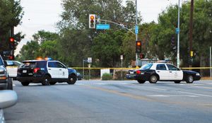 교통사고 현장의 LAPD 순찰차