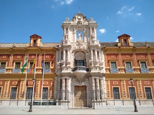 산텔모 궁전(Palacio de San Telmo)의 18세기 바로크 양식 정문