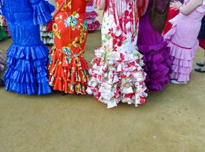 세비야 축제 기간 중 플라멩코 의상