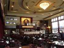 카페 데 로스 안헬리토스(Café de los Angelitos)는 오랫동안 음악가와 문학가들의 만남의 장소였다.