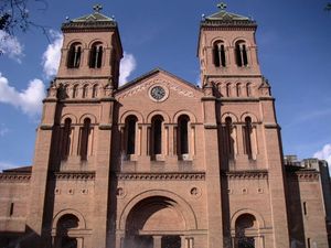 메데인 대성당(Metropolitan Cathedral of Medellín)
