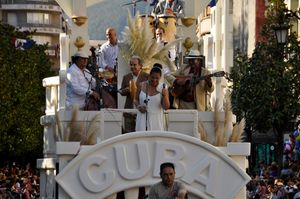 아스투리아스의 아메리카의 날 퍼레이드 당시 쿠바의 플로트