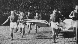 스페인과의 친선 경기 직전 산로렌소 선수들. (1947년 1월 16일)