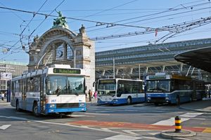 루체른 반호프 Luzern Bahnhof 버스역, 철도역 앞