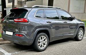 지프 체로키 후측면