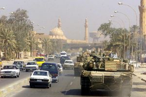 "Makes Me Wonder"의 의미 중 하나는 레빈이 정치 상황과 이라크 전쟁에서 미국의 역할에 대해 느끼는 좌절감을 나타낸다.