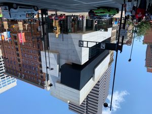 자하 하디드가 설계한 현대 미술 센터 건물