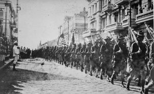 러시아 내전에서 연합군이 개입하던 1918년 8월 블라디보스토크의 미군.