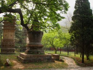 탄즈사(Tanzhe Temple)의 탑 무덤