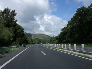 오키나와 자동차도 (이시카와 나들목 ~ 이케이 휴게소 사이 구간)