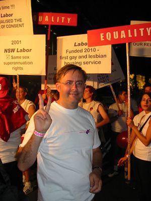 2003년 시드니 게이 앤 레즈비언 마르디 그라에서의 앨버니지