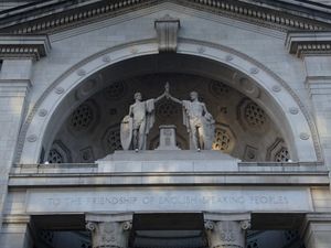 런던의 영어 사용 민족 기념비