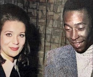 1973년 2월 쿠웨이트에서 펠레와 주바이다 타르왓.