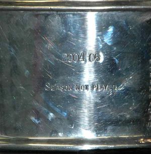 스탠리 컵은 로크아웃으로 인해 취소된 2004-05 시즌을 "2004-05 시즌 경기 없음"이라는 문구로 기념하고 있다.