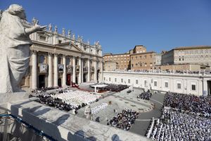 2018년 10월 14일 성 베드로 광장에서 거행된 시성 미사