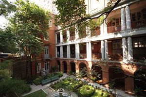 홍콩의 유명한 고등학교, 영황서원(英皇書院, King's College)