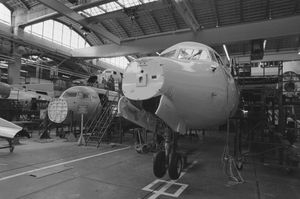 1987년 8월 조립 중인 Fokker 50 여객기