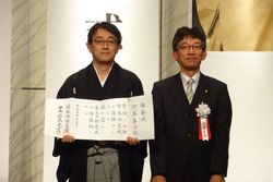 2018년 1월 제30기 용왕 취임식에서 사토 야스미쓰와 함께.