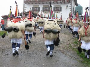 나바라의 이오알두낙 무용수들.