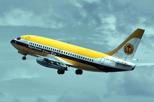 1983년 로열 브루나이 항공의 보잉 737-200 (VR-UED)