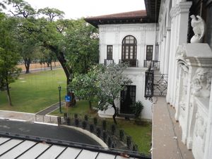 미국 시대에 건설된 칼라야안 홀.