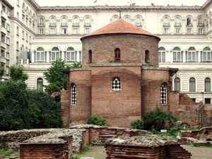 4세기 초에 지어진 성 게오르기 교회는 소피아에서 가장 오래된 건물이다.