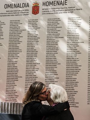 1936년 이후, 살해되거나 박해받은 교사들을 기리는 나바라(Navarre)의 헌정 및 명판