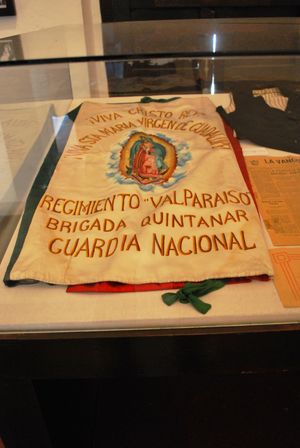 할리스코주 엔카르나시온 데 디아스에 있는 크리스테로 연구 센터에 있는 크리스테로 지지자들의 현수막.