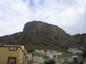 히라산(Jabal Nur). 무함마드가 천사 지브릴(Jibril)로부터 신의 계시를 받은 곳이다.