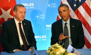 에르도안 대통령이 웨일스 뉴포트에서 열린 2014 웨일스 정상회의에서 미국 대통령 버락 오바마와 회담하는 모습