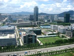 1979년 시중쉰은 광둥성에 특수경제구 설립을 추진했다. 사진은 특구로 지정된 선전의 현재 모습으로, 중국의 주요 도시 중 하나로 성장했다.