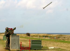 발사 직후 날개가 펼쳐진 스트렐라, 지속 추진 로켓 점화 직전