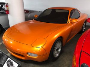 마쓰다 어바인 디자인 센터에서 우황친이 디자인한 FD RX-7의 우승 디자인 컨셉