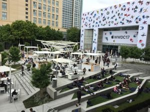 2017년 애플 세계 개발자 회의(Apple Worldwide Developers Conference) 산호세 컨벤션 센터(San Jose Convention Center)