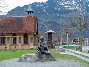 셜록 홈즈 박물관 앞에 세워진 셜록 홈즈 동상